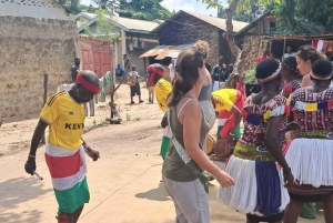 Pueblo Mijikenda y santuario de vida silvestre Nguuni