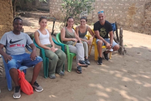 Pueblo Mijikenda y santuario de vida silvestre Nguuni