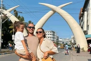 Mombasa: tour a pie guiado por la ciudad en tuk-tuk.