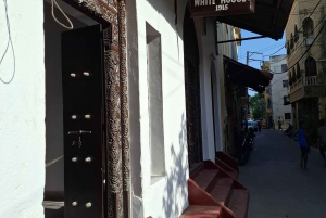 MOMBASA: Fort Jesus, Stare Miasto, żyrafa, strusie, oryksy, elandy, dzika wycieczka