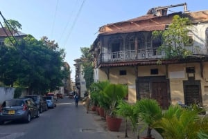 MOMBASA:FortJesus,OldTown,SpiceMarket, Shiva Temple DayTour.