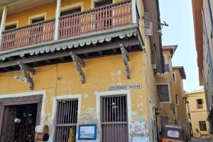 MOMBASA:FortJesus,OldTown,SpiceMarket, Shiva Temple DayTour.