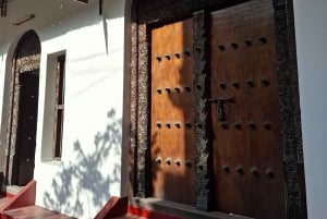 MOMBASA:FortJesus,OldTown,SpiceMarket, Shiva Temple DayTour.