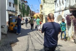 MOMBASA:FortJesus,OldTown,SpiceMarket,ShivaTemple,TuktukRide