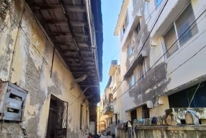 MOMBASA:FortJesus,OldTown,SpiceMarket,ShivaTemple,TuktukRide