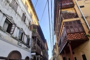 MOMBASA:FortJesus,OldTown,SpiceMarket,ShivaTemple,TuktukRide