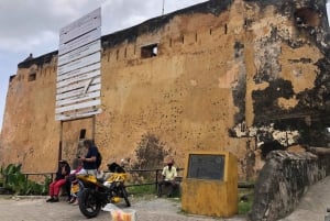 Mombasa heldags byutflukt - Fort Jesus og Haller park.