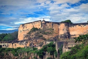 Mombasa: Mombasan kaupunkikierrokselle osallistuva ryhmä