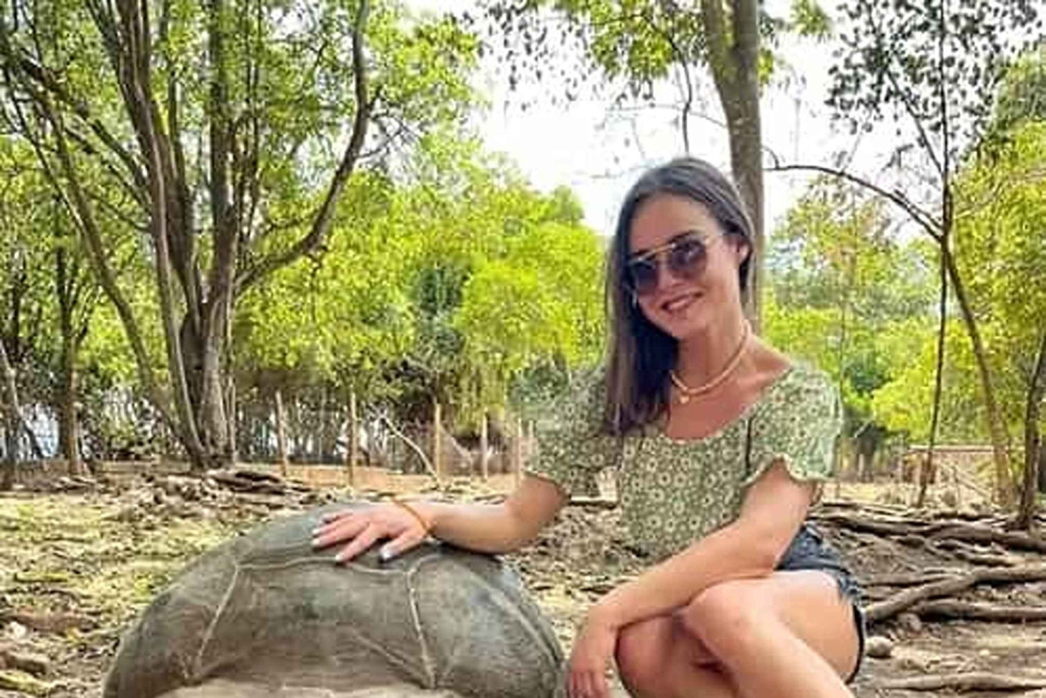 Mombasa: Guided City Discovery Day Tour and Haller Park.