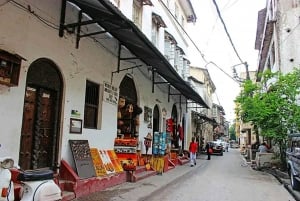 Mombasa : City Discovery Guided Tour with Tuk Tuk Ride.