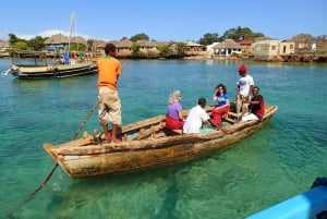 Mombasa: Kisite Park Private Boat Tour with Diving and Lunch