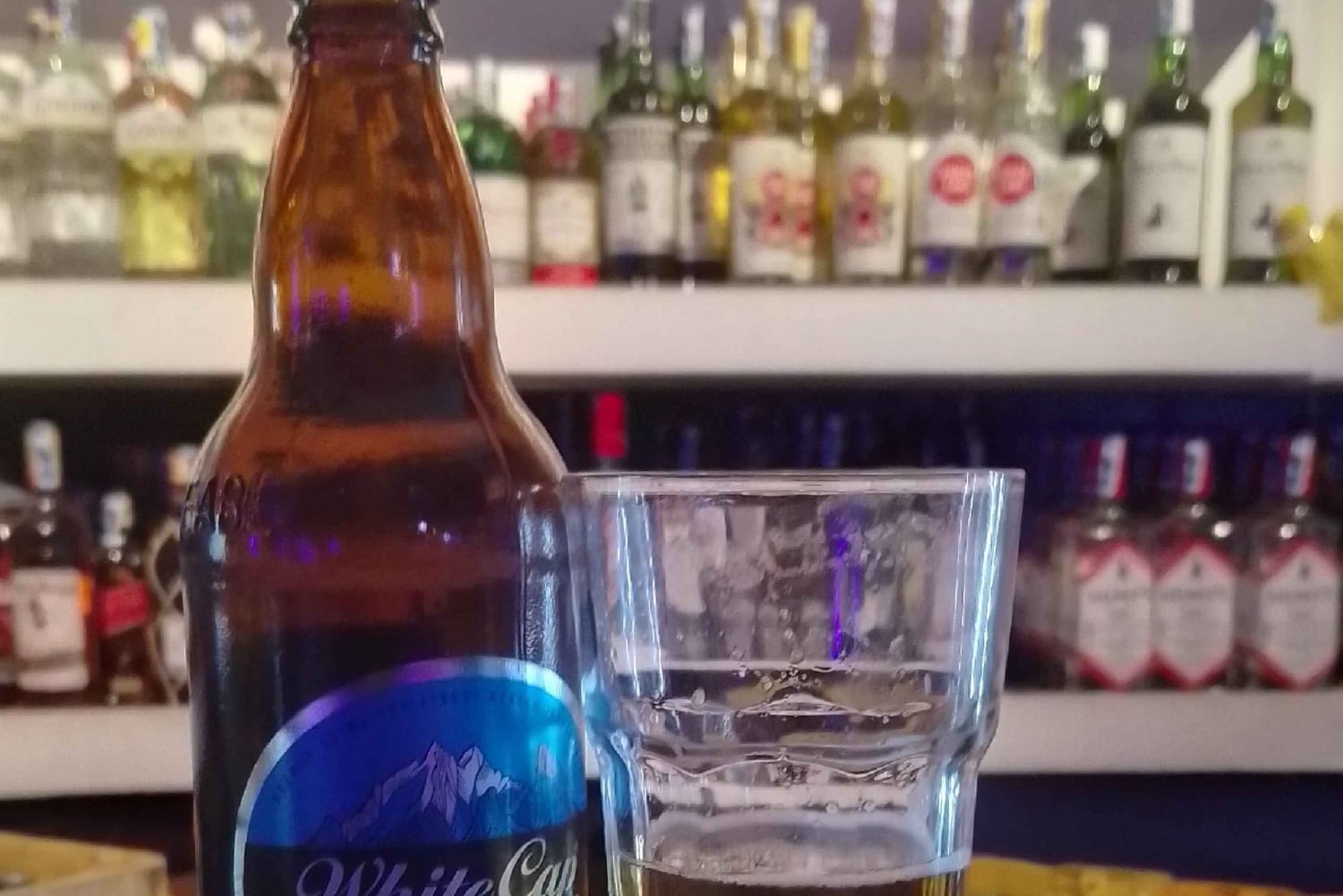 モンバサ：ナイトライフツアー（ワインの試飲とディナー付き）