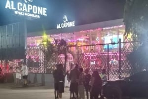 モンバサ：ナイトライフツアー（ワインの試飲とディナー付き）