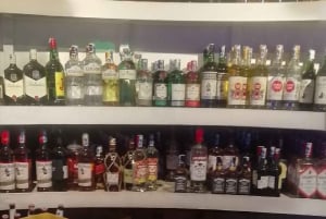 モンバサ：ナイトライフツアー（ワインの試飲とディナー付き）