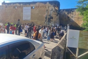 MOMBASA:FortJesus,OldTown,Giraffes,Ostrich,Oryx,DayTour.