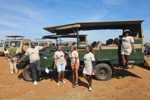 Mombasa: Tsavo East National Park päiväretki lounaalla.