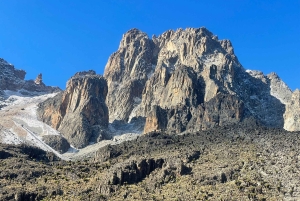 Mount Kenya: 4-Day Guided Hike to Point Lenana