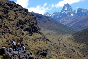 Monte Quênia: experiência de escalada de 5 dias saindo de Nairóbi