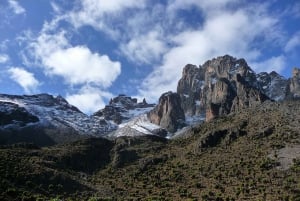 Mount Kenya: Dagsutflykt med vandring från Nairobi