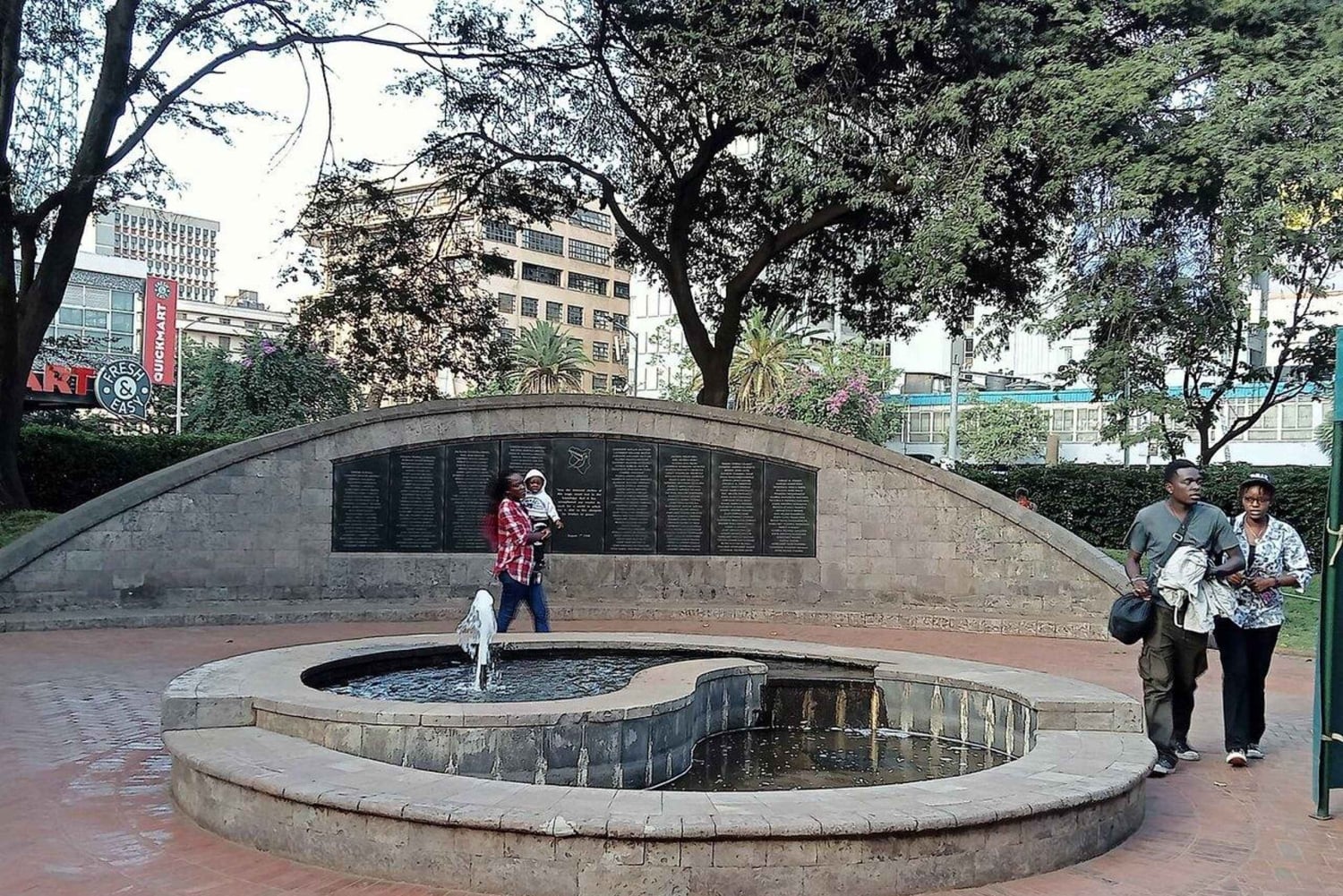 Nairobi: parque conmemorativo del 7 de agosto y tour a pie guiado por la ciudad