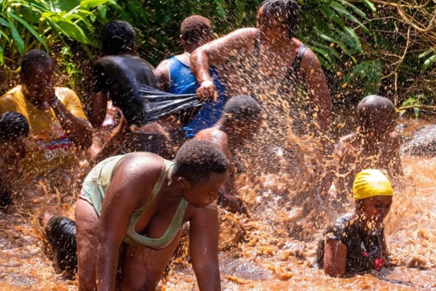 Nairobi: Camp Ndunda Private Tour with Picnic Lunch