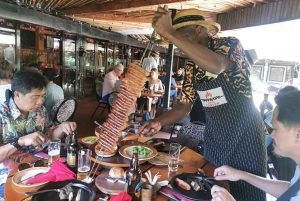 Nairobi: Carnivore Restaurant Dining Experience with Pickup