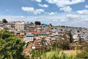 Nairobi: Community Tour with Rooftop Craft Exhibition