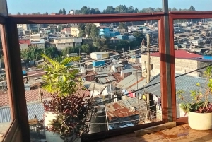 Nairobi: Community Tour with Rooftop Craft Exhibition
