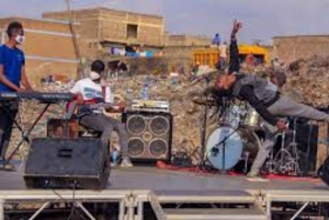 Nairobi: Dandora-muziekstudio en gesproken woordsessie