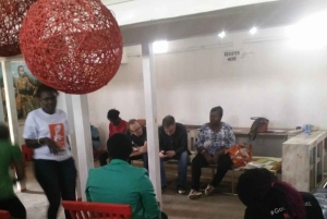 Nairobi: Dandora-muziekstudio en gesproken woordsessie
