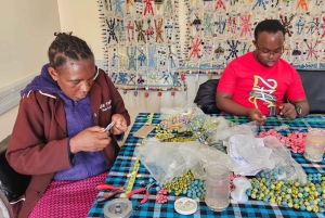 Nairobi: Sjiraffsenter, Karen Blixen og elefantbarnehjem