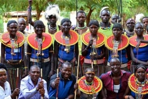 Nairobi: Giraffe Center, Beads Factory & Bomas of Kenya Tour