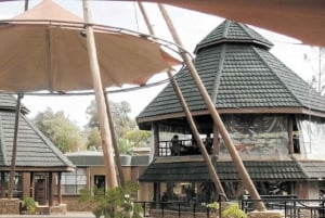 Nairobi: Giraffe Center, Beads Factory & Bomas of Kenya Tour