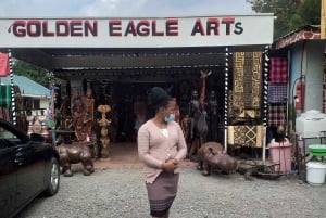 Nairobi: Giraffe Center, Beads Factory & Bomas of Kenya Tour