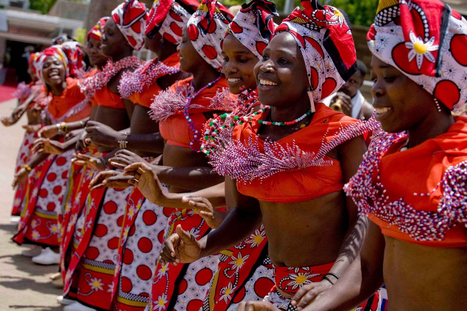 Nairobi: Escursione guidata ai Bomas of kenya e alle perline di Kobe