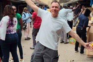 Nairobi: tour a pie guiado por puntos destacados históricos y modernos