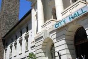 Nairobi: Rundtur i Kenyatta House och stadshuset med hämtning