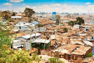 Nairobi: Excursão a pé guiada pela favela de Kibera com serviço de busca no hotel