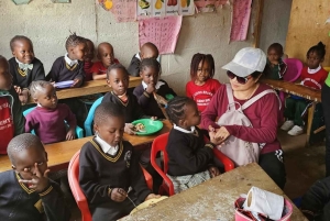 Nairobi: Puolen päivän opastettu kierros Kiberan slummissa, nouto mukaan lukien