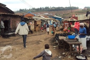 Nairobi: ,Kibera slumområder Guidet tur med beboer.