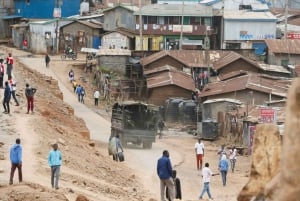 Nairobi: ,Kibera slumområder Guidet tur med beboer.