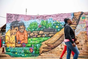 Nairobi: Kibera Street Art Tour mit lokalen Künstlern