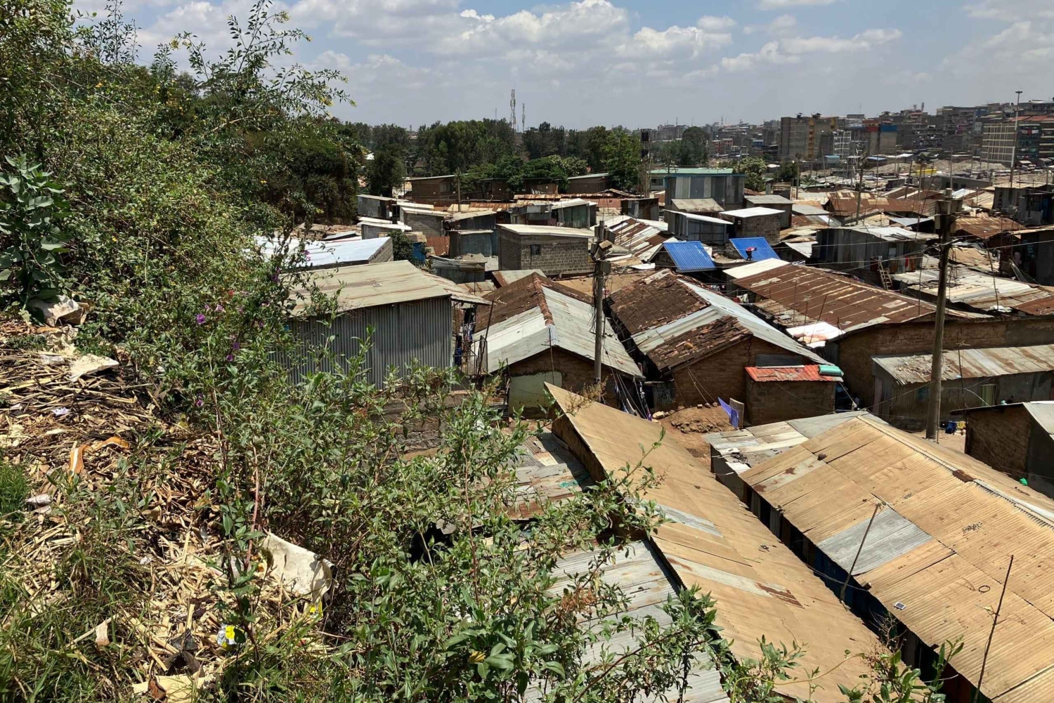 Nairobi: Mathare Slum Walking Tour with Local Guide