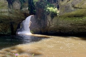 Nairobi: Mau Mau -luolat, köysirata ja päiväkierros piknikillä