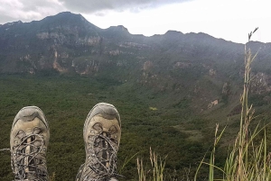 Nairóbi: Viagem de 1 dia de ciclismo e caminhada no Monte Longonot