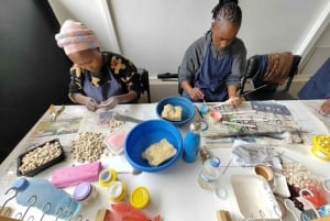 ナイロビ：ナイロビ国立公園と象の孤児院ツアー