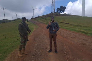 Nairobi: Caminhada guiada pelas colinas de Ngong com tirolesa opcional