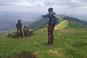 Nairobi: Caminhada guiada pelas colinas de Ngong com tirolesa opcional