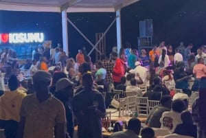 Nairobi: Nattelivstur med middag og drinks