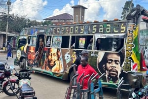 Nairobi: Nattelivstur med middag og drinks